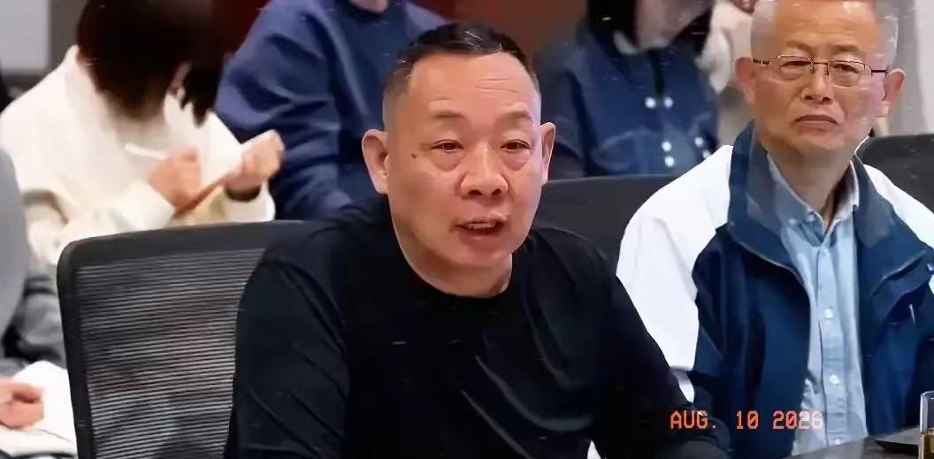 涨租800多万涨到2400万那天，于东来没还价。房东以为他至少会哭穷、会拖、会