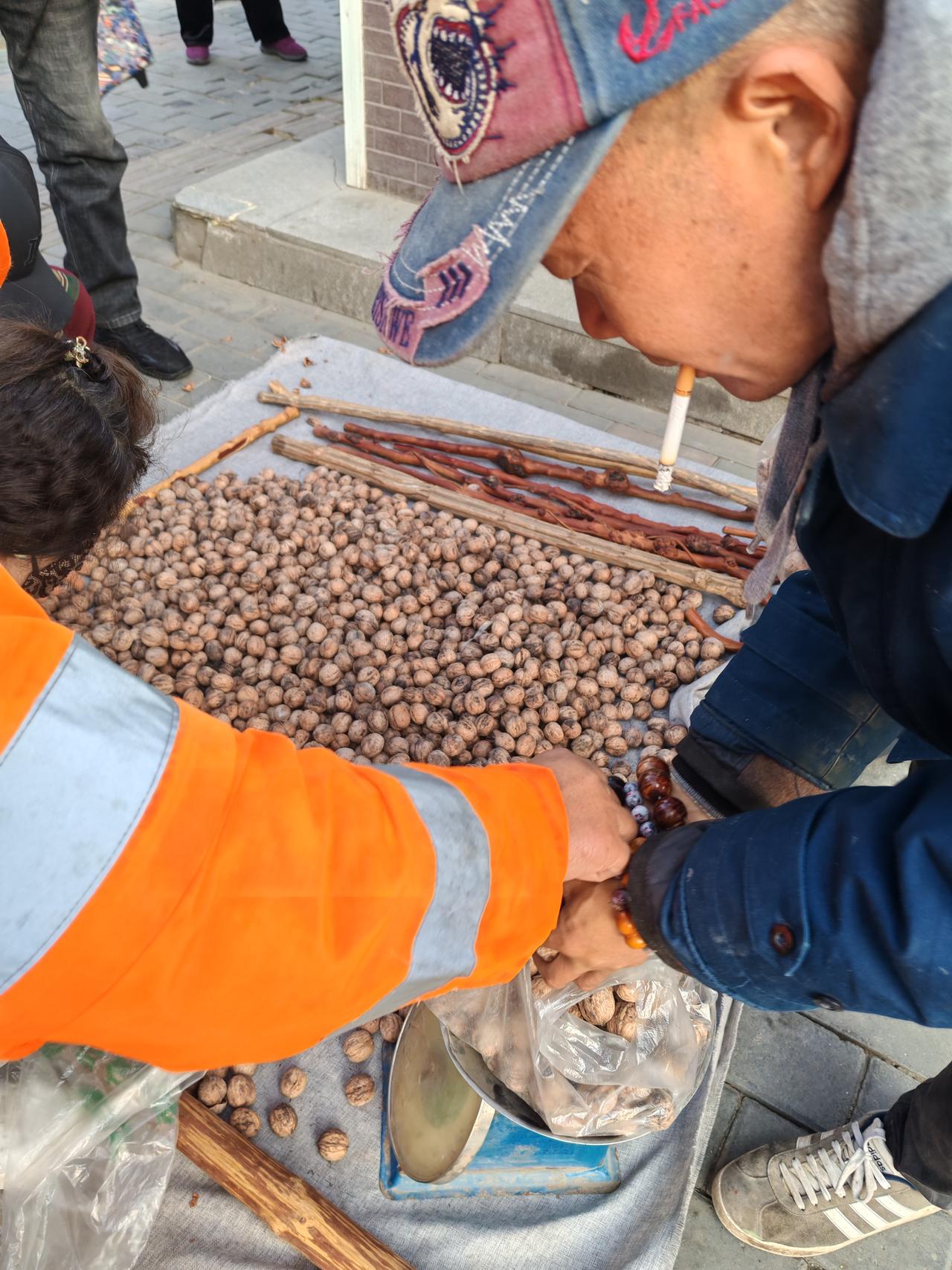 没想到吧，购买逻辑变了12月20日，这是我昨天在西安街头偶尔拍到的几张图片，发