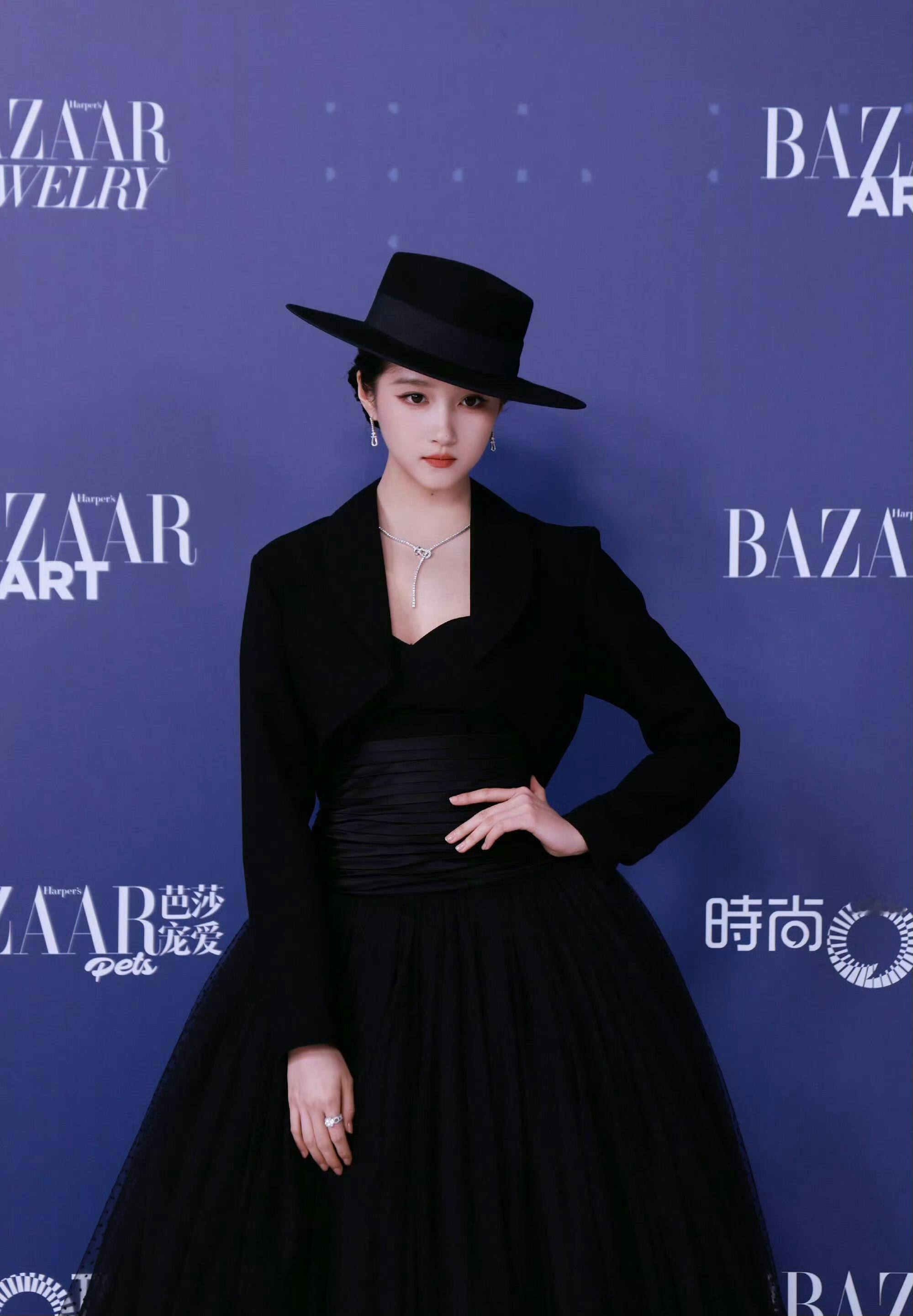 关晓彤现在的造型对比之前的，有进步吗？关晓彤造型师去哪儿进修了