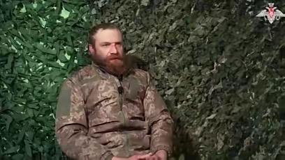 乌军士兵在红军城抵抗一个半月后绝望投降了！乌军这投降太让人唏嘘了！抵抗了一个