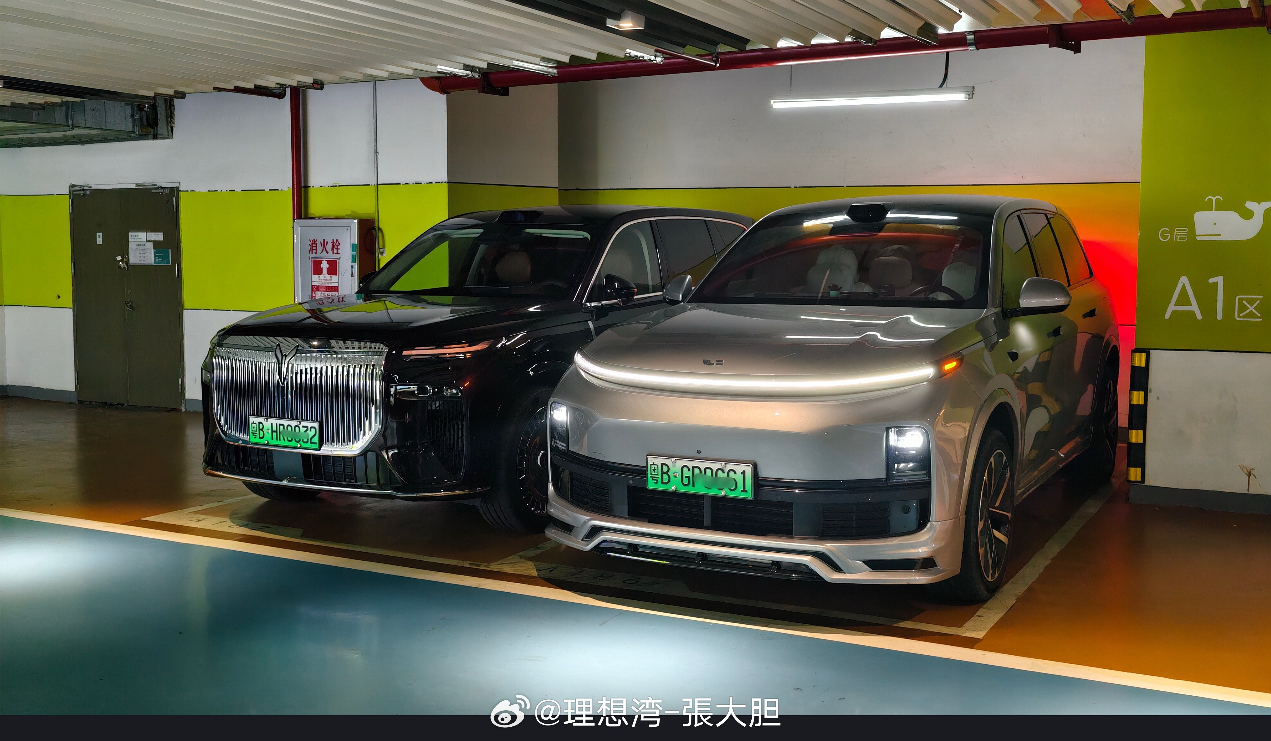 当星环灯打开、空气悬架升高，理想L9的气场也是不输的，即便这已经是三年多前的产