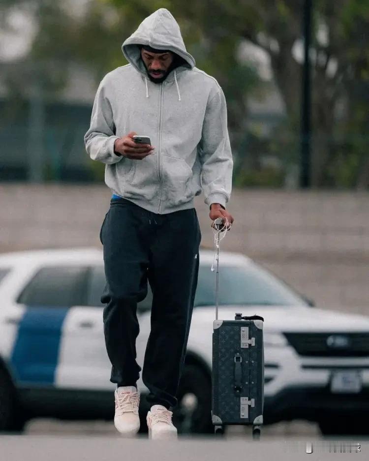 美国名记KeithSmith真是太看衰快船了！今天KeithSmith在社媒