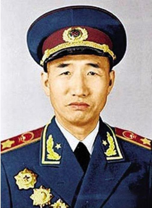 1990年夏，徐向前元帅病重，对老战友李先念说了三条遗嘱：一不搞向遗体告别；