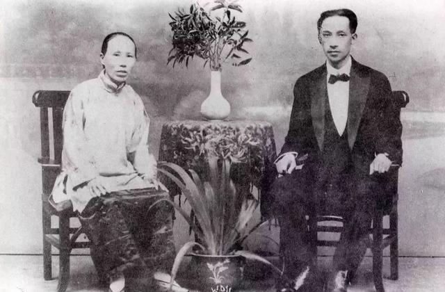 1922年，闻一多在父母强行施压下，迎娶了从未谋面的远房表妹高孝贞。洞房之夜，闻