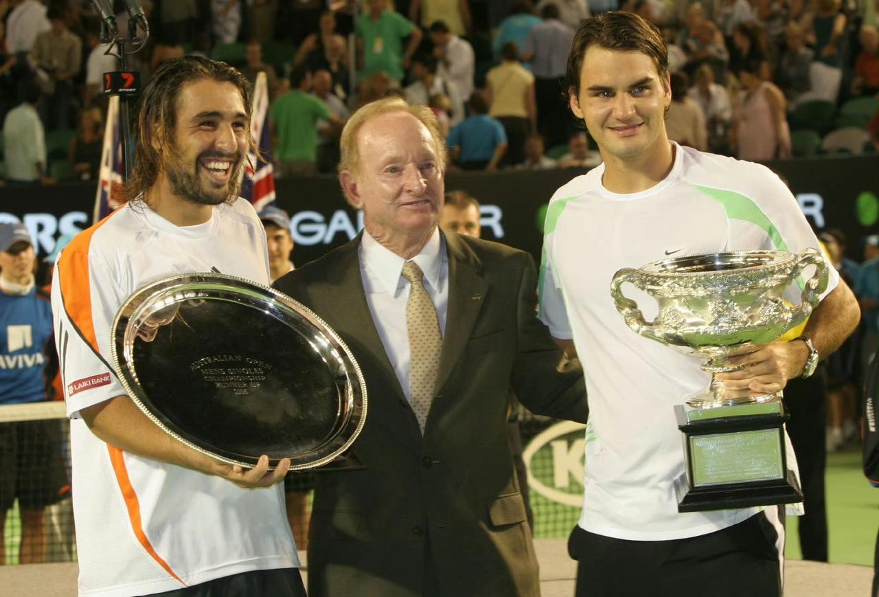 千呼万唤始出来！郑钦文新教练原来是2006年澳网亚军巴格达蒂斯。巴哥生涯高光应