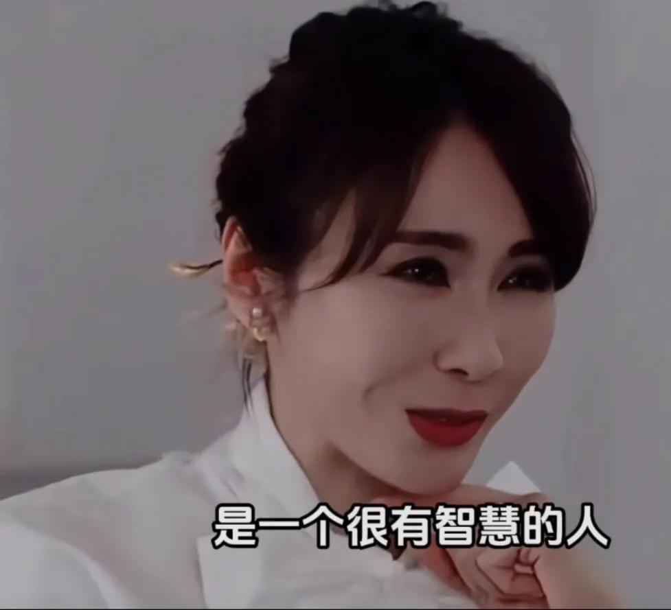 黎姿：“我觉得我老公是一个很有智慧的人，我去滑雪的时候断掉了十字韧带，回香港的时