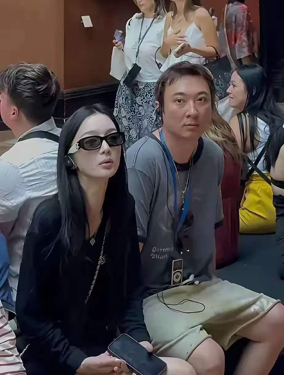 有人说，王思聪这一辈子左拥右抱，已消耗精气，再不回头，身体健康会出问题。