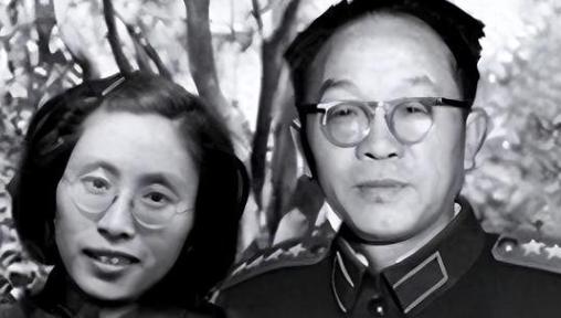 1952年，黄克诚的岳父贩卖鸦片，被判死刑，行刑前，黄克诚找到了负责此案的干部，