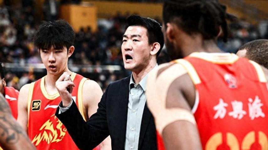 22点02分!北京男篮官宣,京浙G3主场有惊喜,周琦一席话透露短板