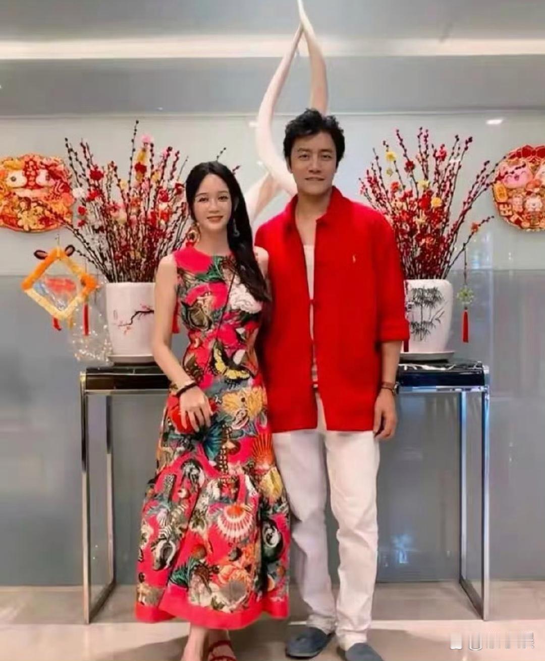 有钱人的新年装扮就是不一样啊，一看就豪气！