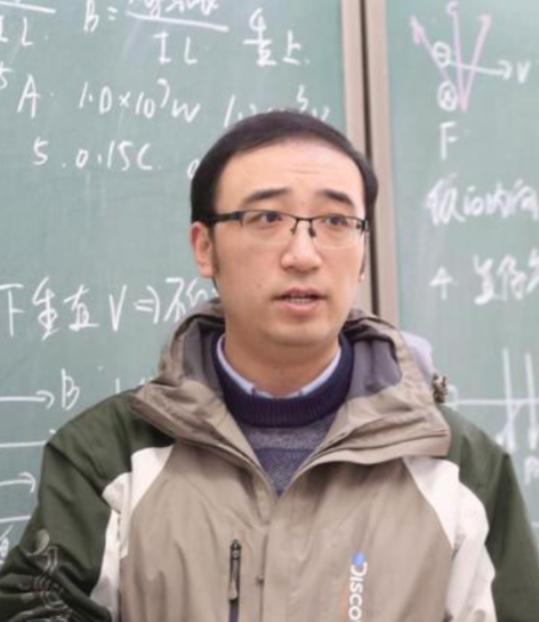 2008年，清华、北大双料学霸李永乐，在北京求职时四处受挫，外企没有录用他，世界