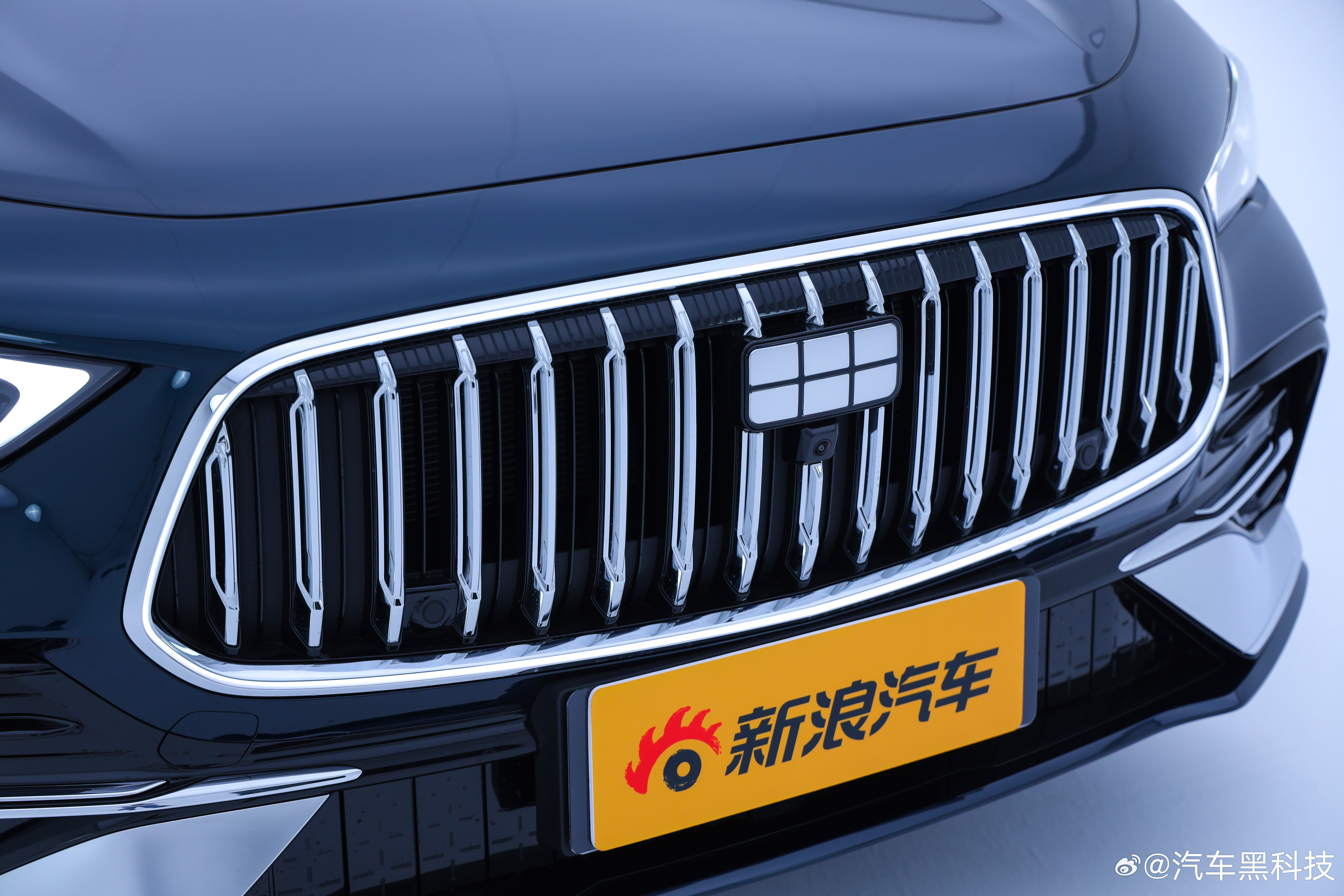 带着问题去试车今天我们体验的是吉利银河星耀7，带家人们看看，什么叫“人民的7系