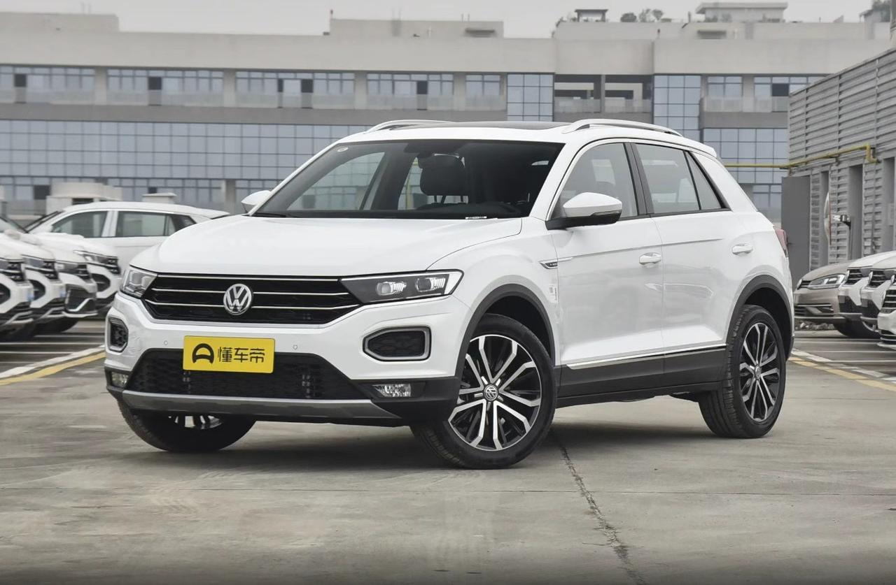 最近小区新来辆二手探歌，邻居小王笑呵呵说：“8万出头，省下大几千！”我一听就乐了