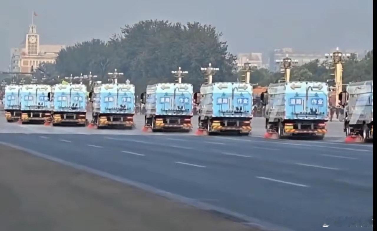 比亚迪居然是唯一参与了阅兵活动的新能源车企，这也是贡献了一分绵薄之力！​​​