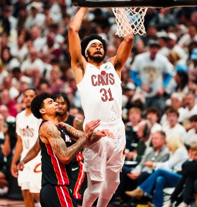 季后赛中，完全体的骑士还缺什么阿伦回归后，骑士的进攻天赋已经溢出屏幕了，有点