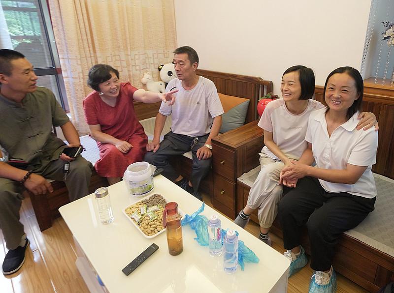 陕西汉中，一小伙与妻子2017年领证成家，先后生了三个闺女。可到了2024年，他