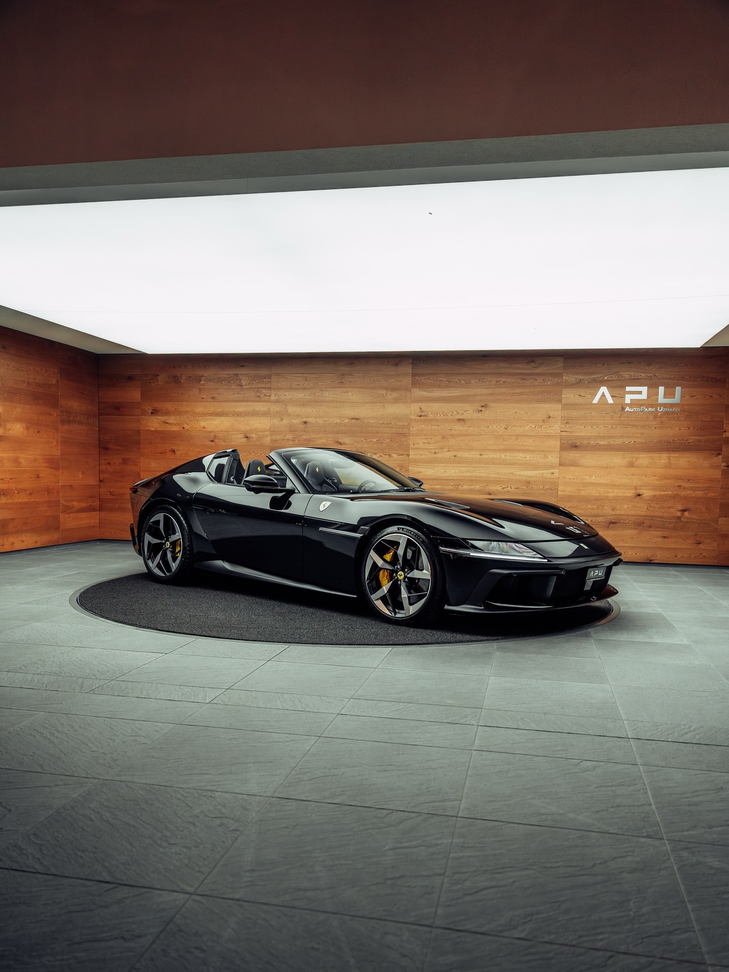 Car时尚一个V12性能的新篇章。法拉利12CilindriSpide——