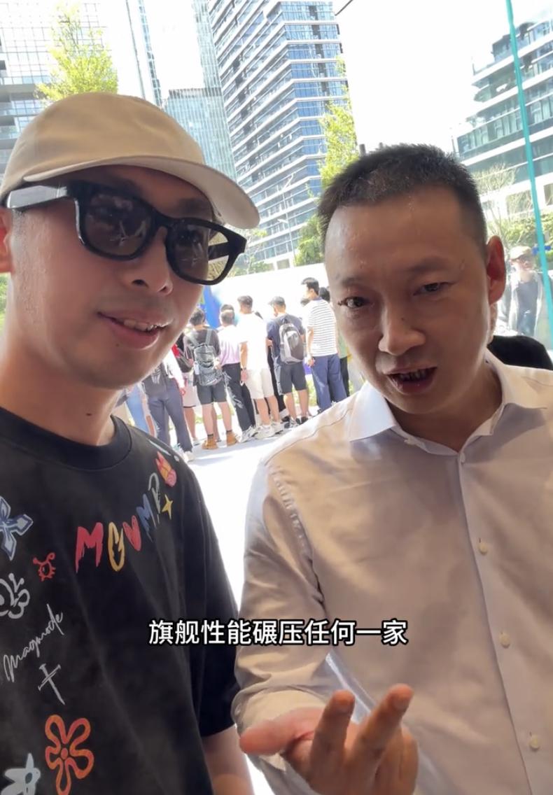 荣耀Magic8直接被CEO来爆料，这波属实有点狠。我刚看了涛哥爱拆机的视频