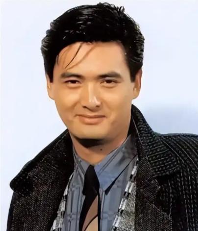 果然被我猜中了！如今香港演员日子不好过，周润发山顶豪宅4年无人接盘，影帝忍痛降价