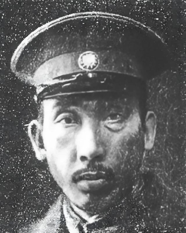 1952年，彭总的老上司、湘军将领周磐被处决。1912年周磐加入南京入伍生队，