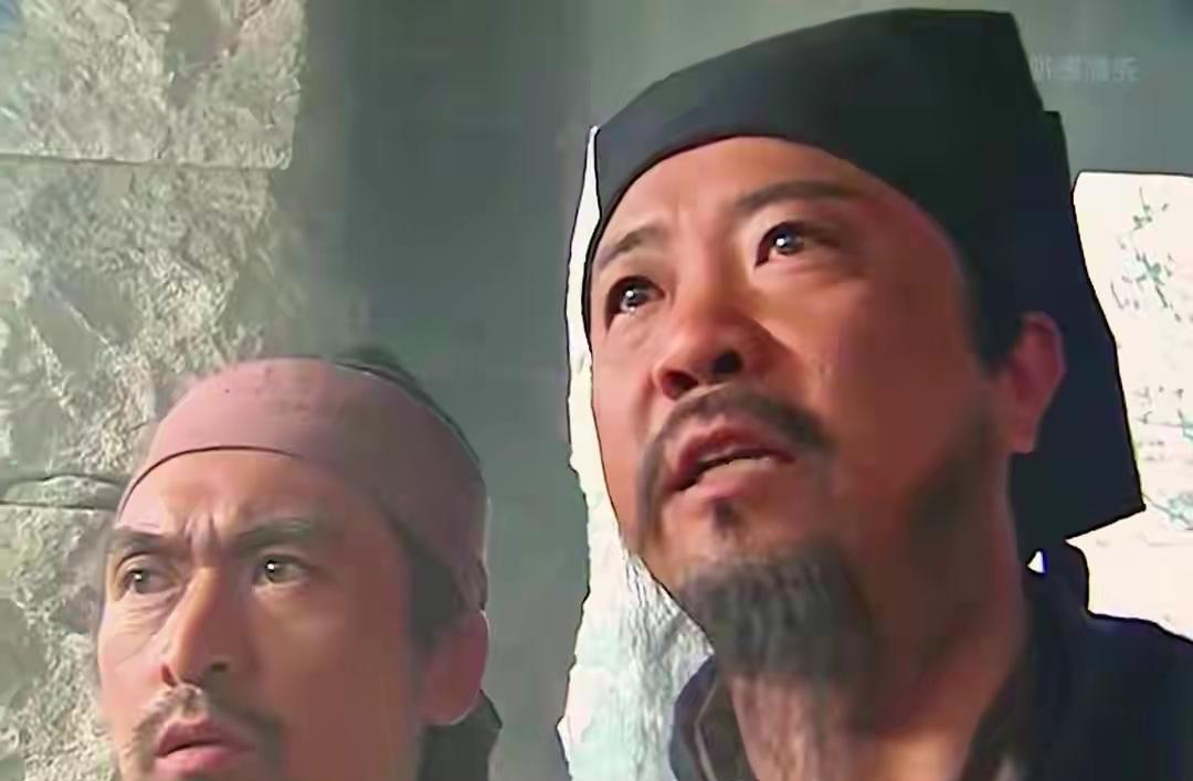 都以为杀王伦的是林冲？错了！真凶其实是智多星吴用…林冲手里的刀是真的，溅在