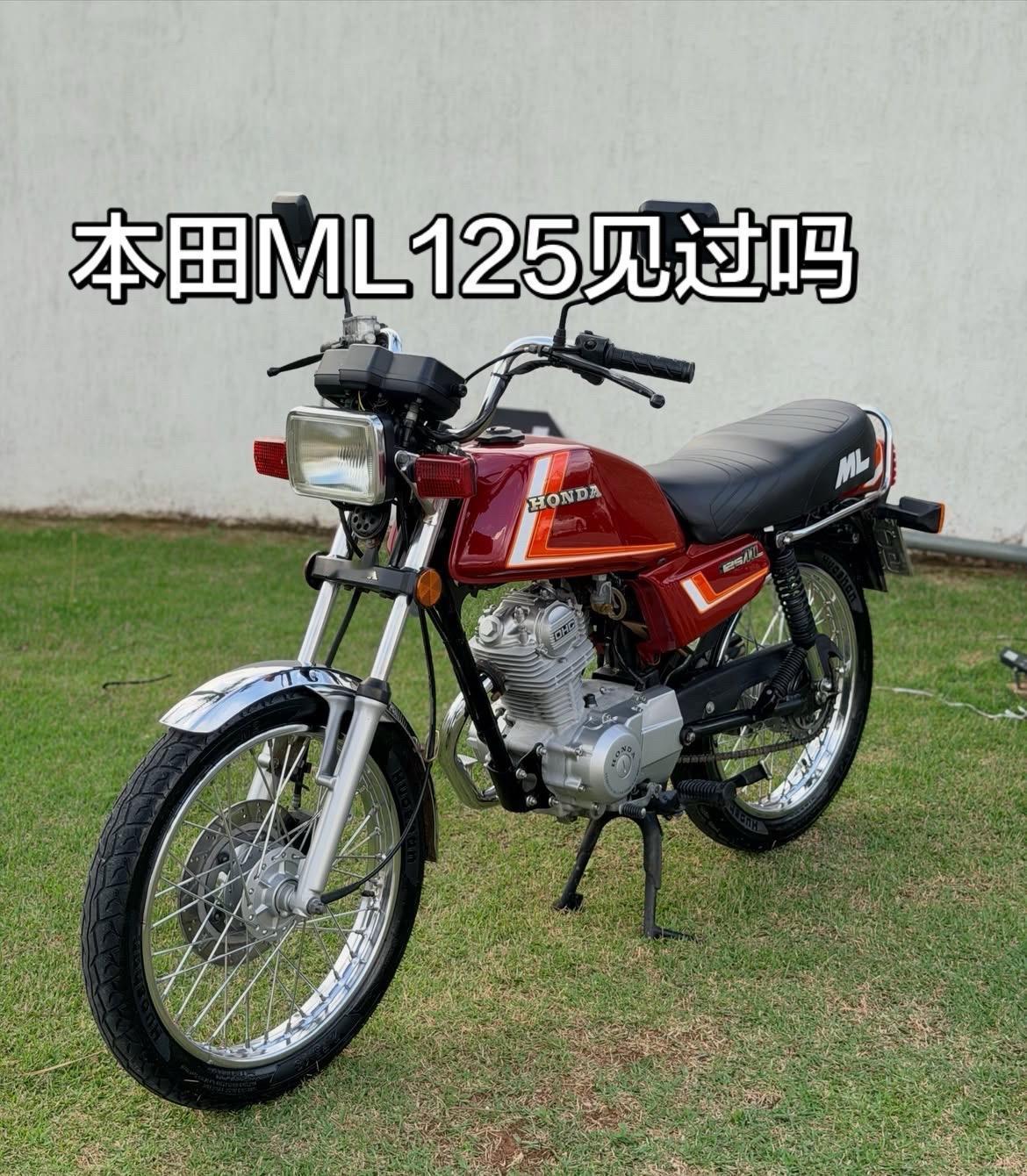 这本田ML125国内见过的人不多吧？链条式发动机不是顶杆的。情怀老摩托车老摩托