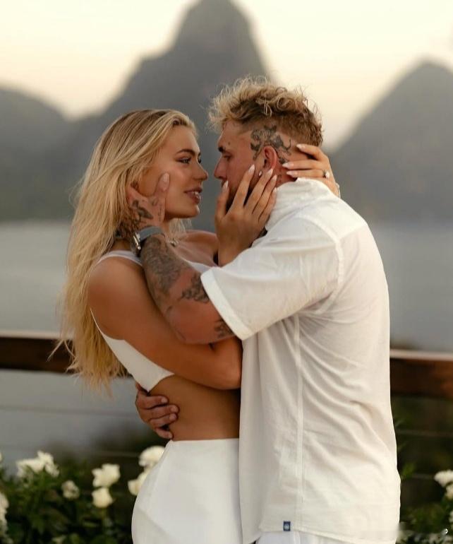 冬奥会露内衣品牌女选手引来广告商27岁的荷兰速度滑冰选手尤塔-莱尔丹此前在10