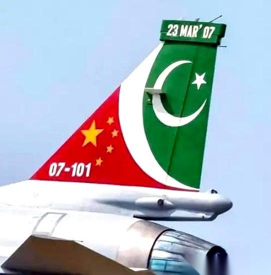 四十架F-16的钱，巴铁一分没少，全款付清了。结果，飞机直接被扣在美国机场，一