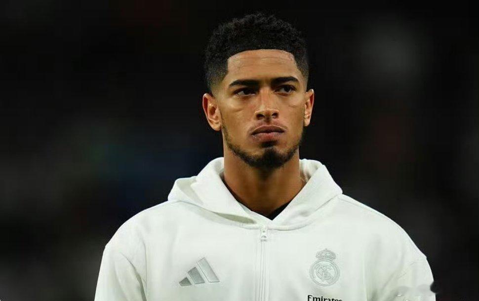 曼城准备为贝林厄姆开出惊人报价曼城已将裘德·贝林厄姆列为今夏引援的首要目标。瓜迪