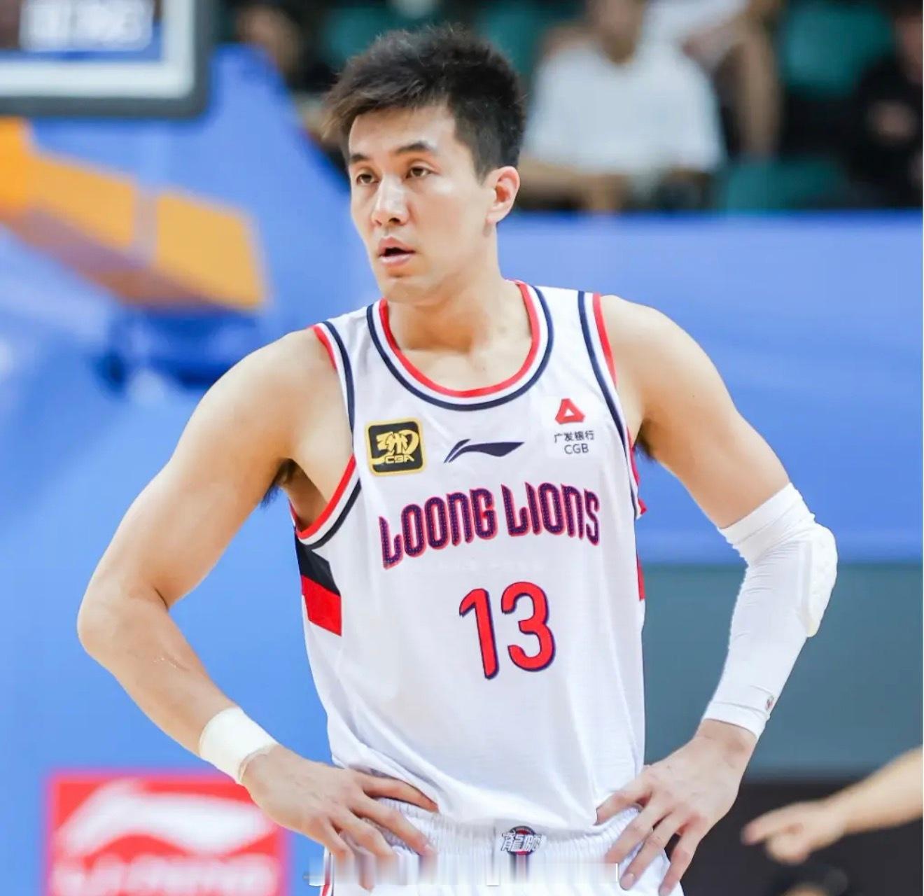 根据CBA规定今天7月10日是CBA球队向D类顶薪合同到期球员发送书面通知续约的