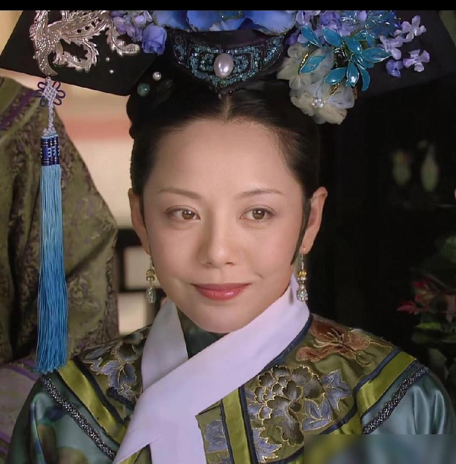 别再吹什么姐妹情深了。我告诉你，甄嬛从没把沈眉庄当后路，而是当成一件有去无回的兵