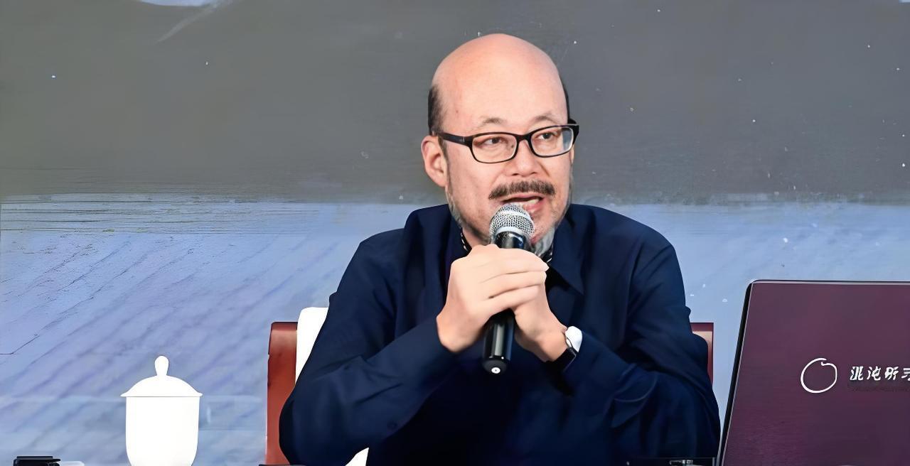 哲学家王东岳说过一段很刺耳的话：“中国社会道德溃败的根源，在于上层精英率先撕毁了