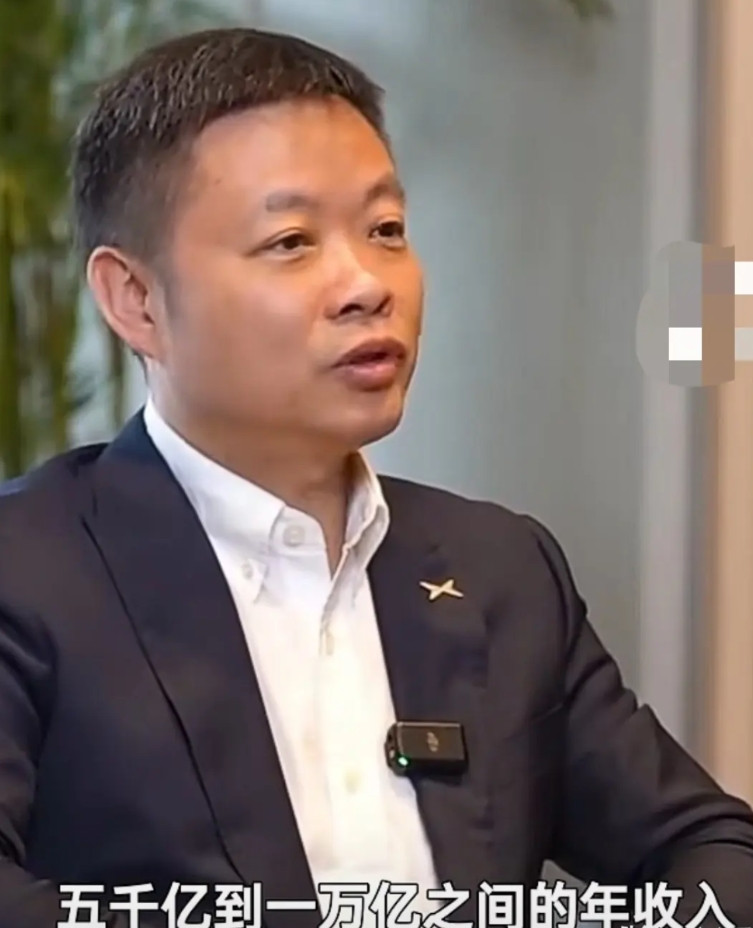 5000亿是将来车企活下来的最低标准。何小鹏在近期采访时这样说。理想汽车去年