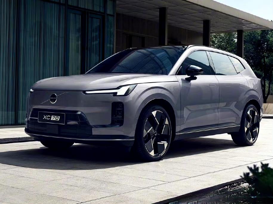 沃尔沃XC70一切刚刚好沃尔沃全新XC70，几个信息:1，基于沃尔沃全新SM