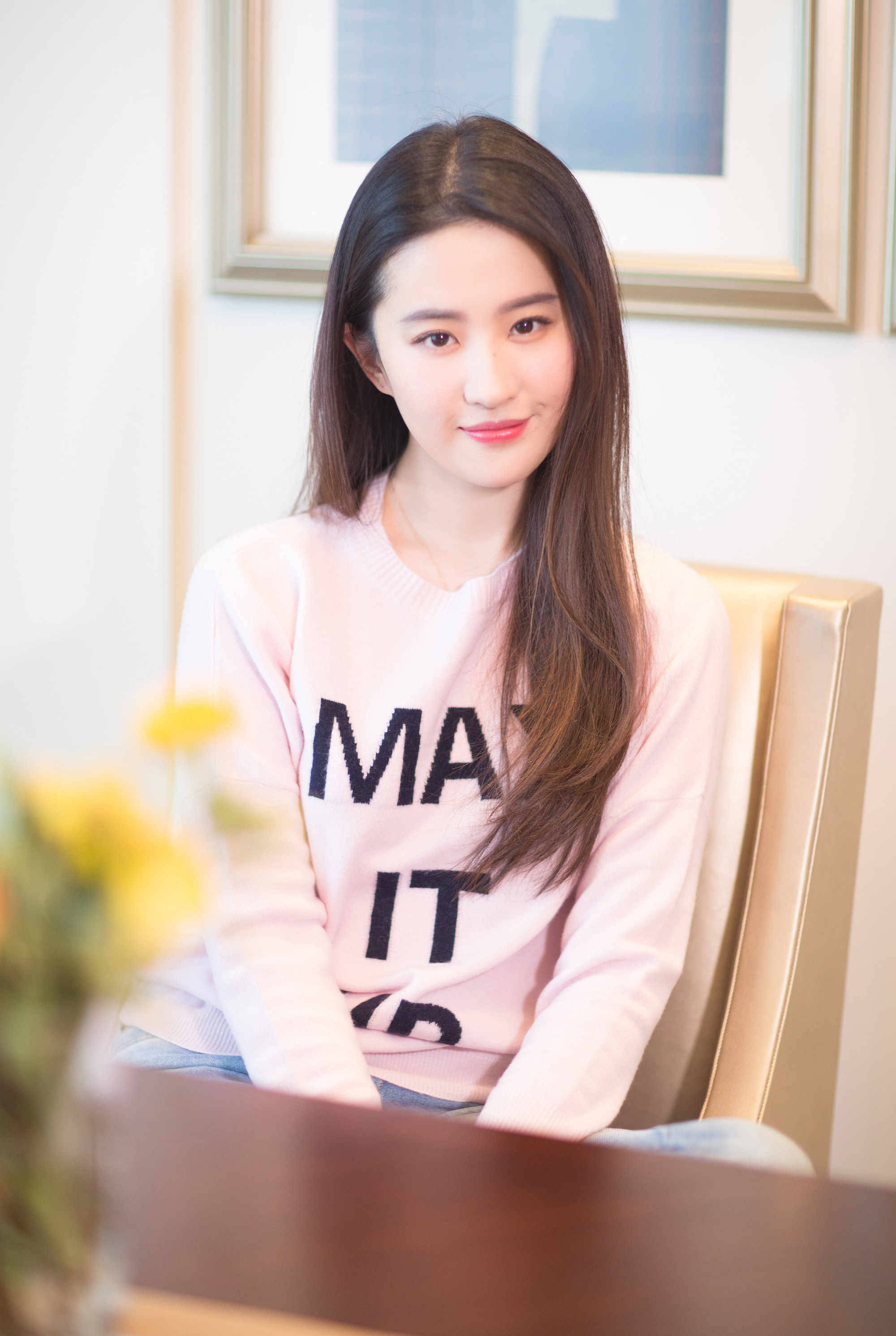 👠刘亦菲发组老图我看刘亦菲就这样姨母笑