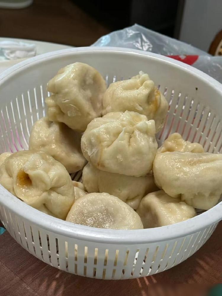 公公一拍桌子，儿媳妇的算盘珠子散了一地。四川的大姐还没进门，一场关于“领地主