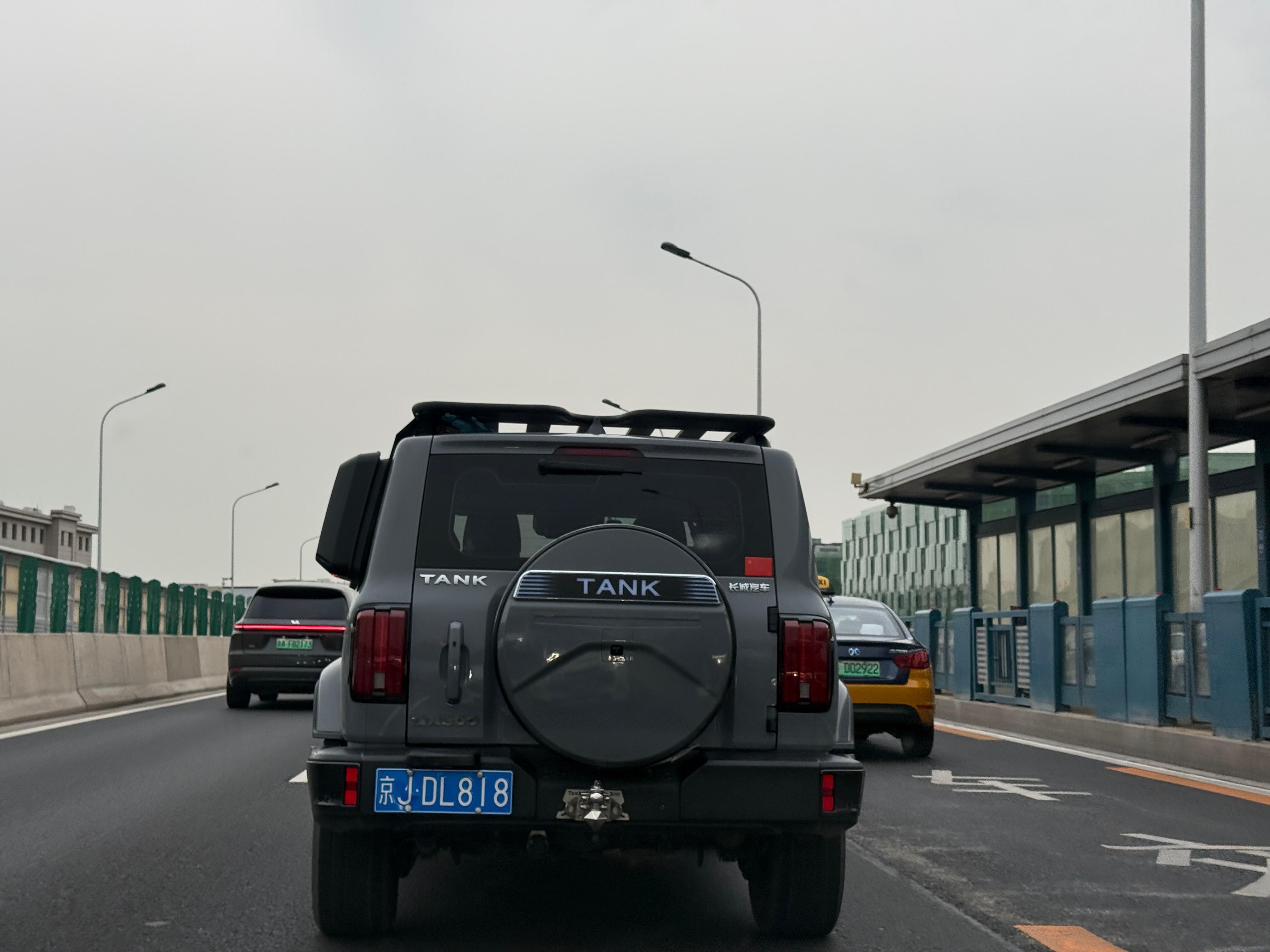 这种刹车灯怎么还流行呢[捂脸哭]跟他后面真是折磨​​​