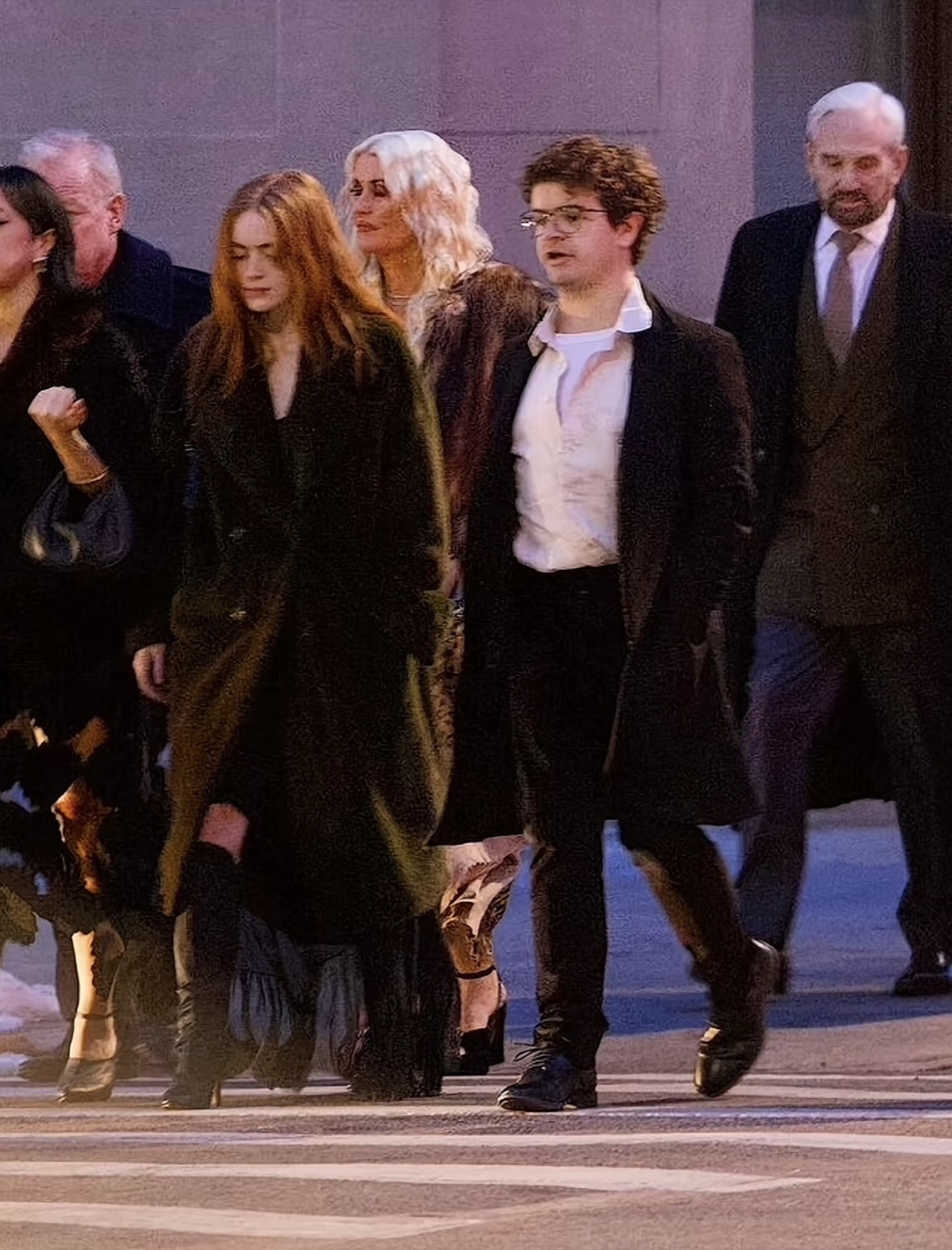 嗑颜botSadieSink在MayaHawke的婚礼上