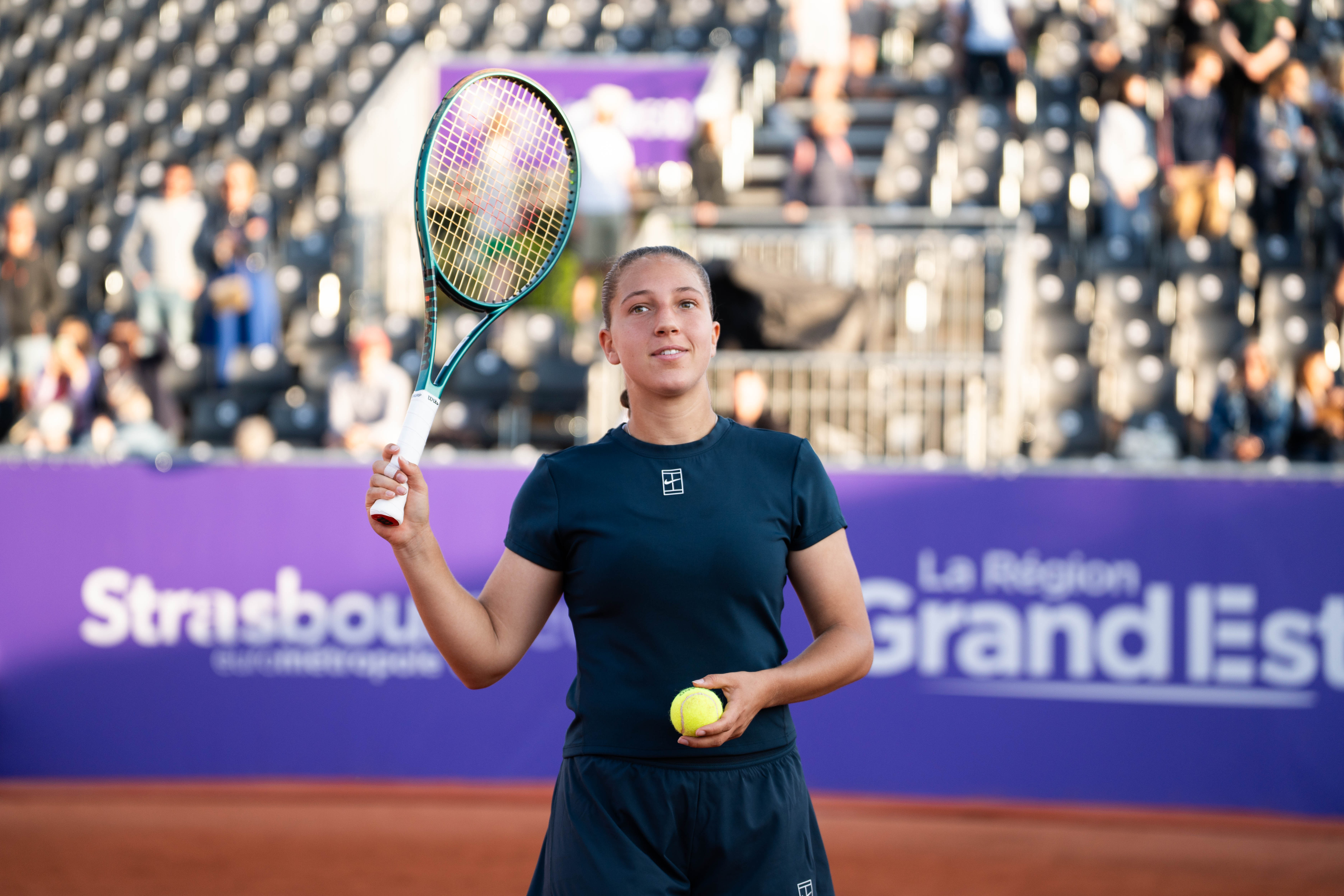WTA500斯特拉斯堡站首日完整赛果👇帕里7-57-6(3)费尔南