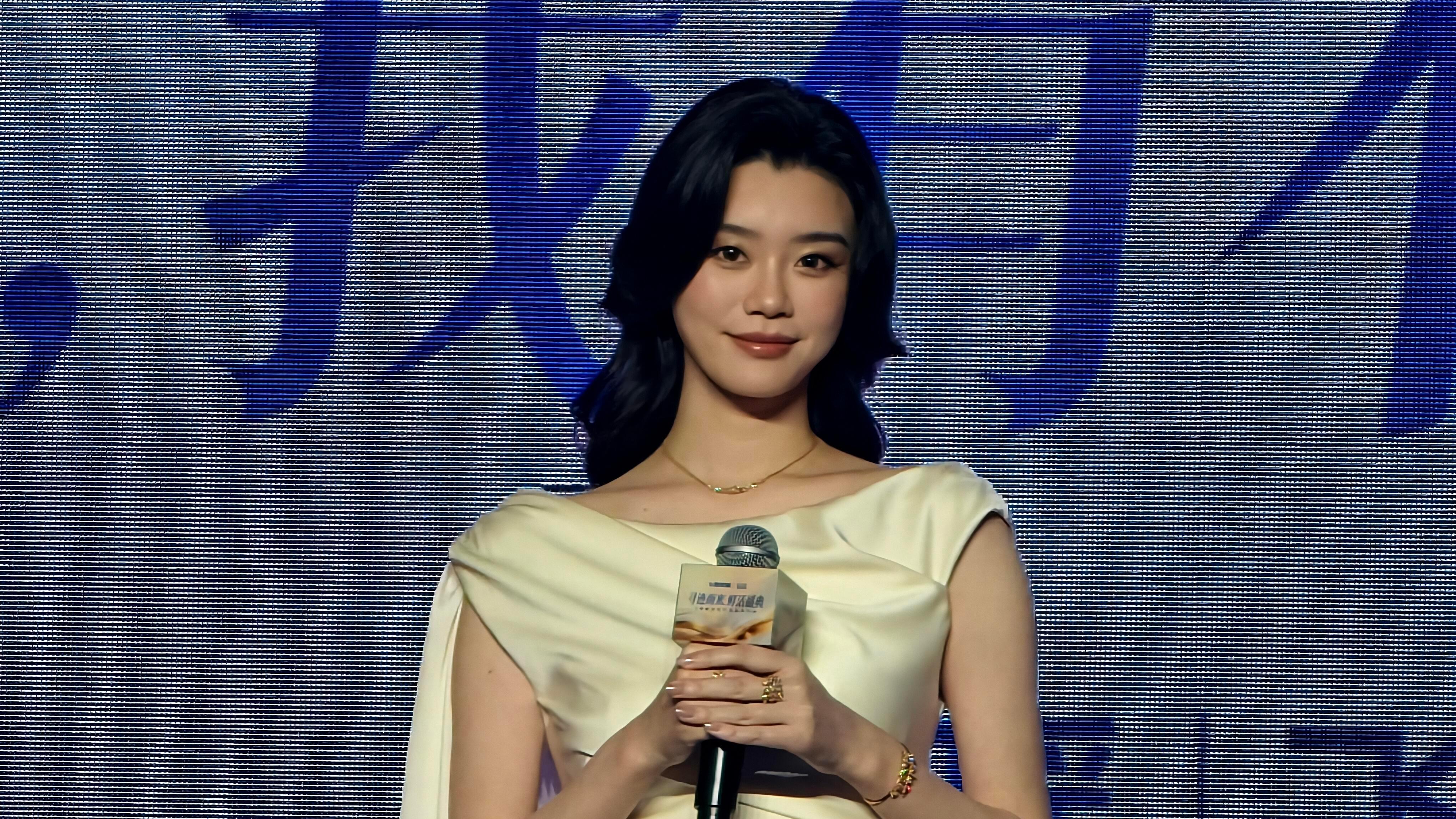 飞鹤品牌代言人奚梦瑶