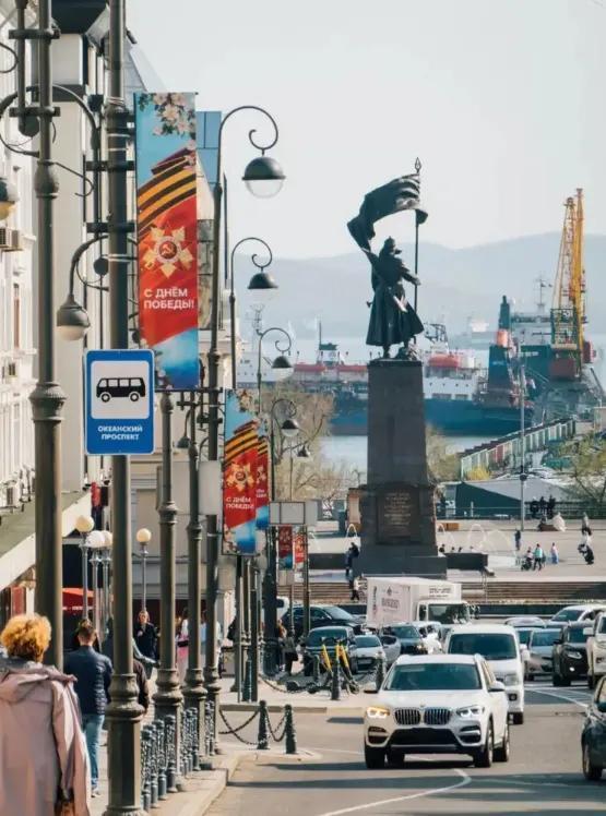 你说憋屈不？网上热传斯大林曾白纸黑字答应1995年把海参崴还给我们，结果成了泡影