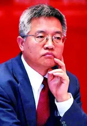 据说，也只能是据说。张维迎教授从美国回来的时候，累得差不多都吐血了。为什么？因为