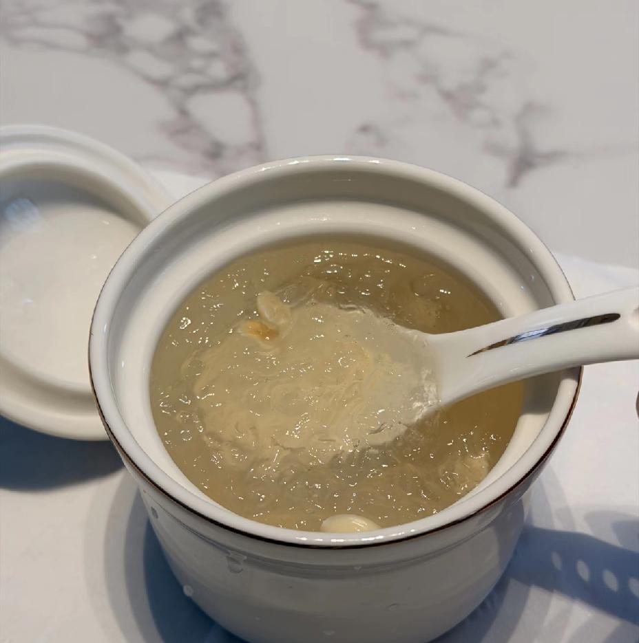 现在看来，性价比不高的10样东西：第1种：燕窝第2种：阿胶第3种：蛋白粉