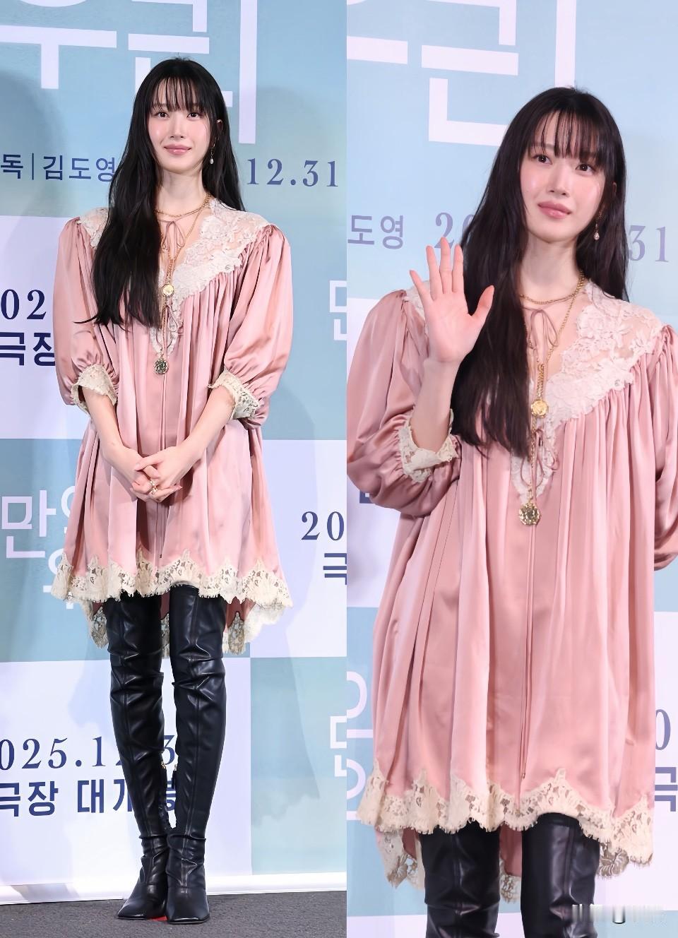 文佳煐新电影发布会齐刘海造型她很会穿，每次都是不同的实验，虽然不是最适合她的，