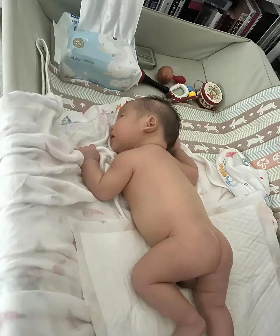 我家拆迁分了四套房，儿媳妇儿就很纠结，因为我家是两个孙女，儿媳妇儿想在35时岁再