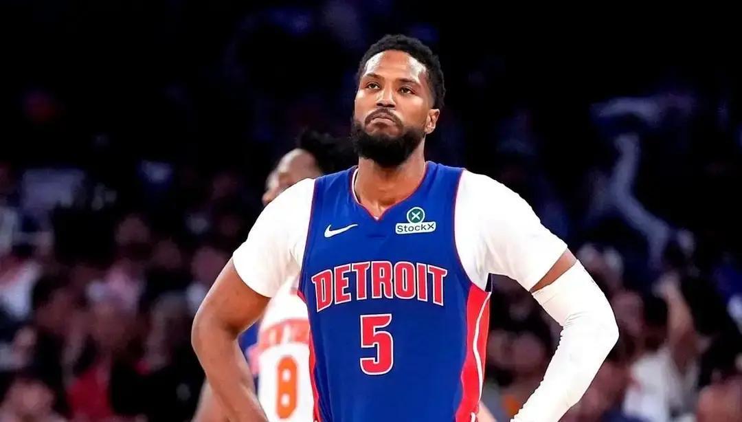 北京首钢把争冠的赌注，全押在了一个人身上。不是三外援轮换，他们清空了名额。