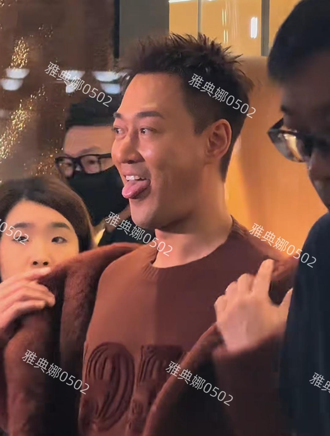 现在的林峯好油腻啊，明明是奔50岁的年纪，面对镜头还一直吐舌头扮可爱自我感觉良好