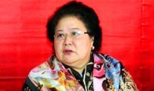 1988年，“小常宝”齐淑芳带领30名演员留美不归，背叛祖国抛弃丈夫，并恶狠狠对