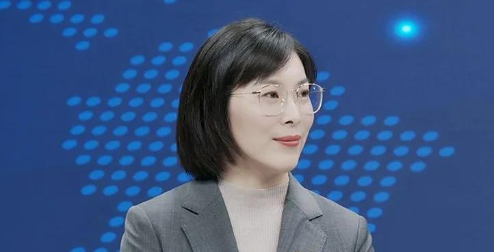此前担任县长候选人的“85后”女博士杜晓溪，已经正式出任谷城县代理县长。生于1