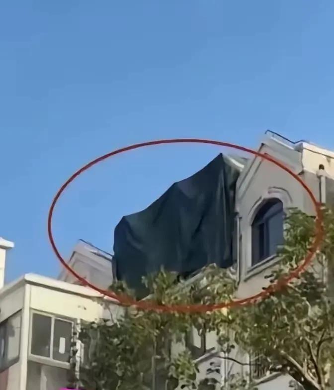 上海业主维权举报后遭恐吓：10分钟内个人信息泄露，举报违建却成“公开信息”